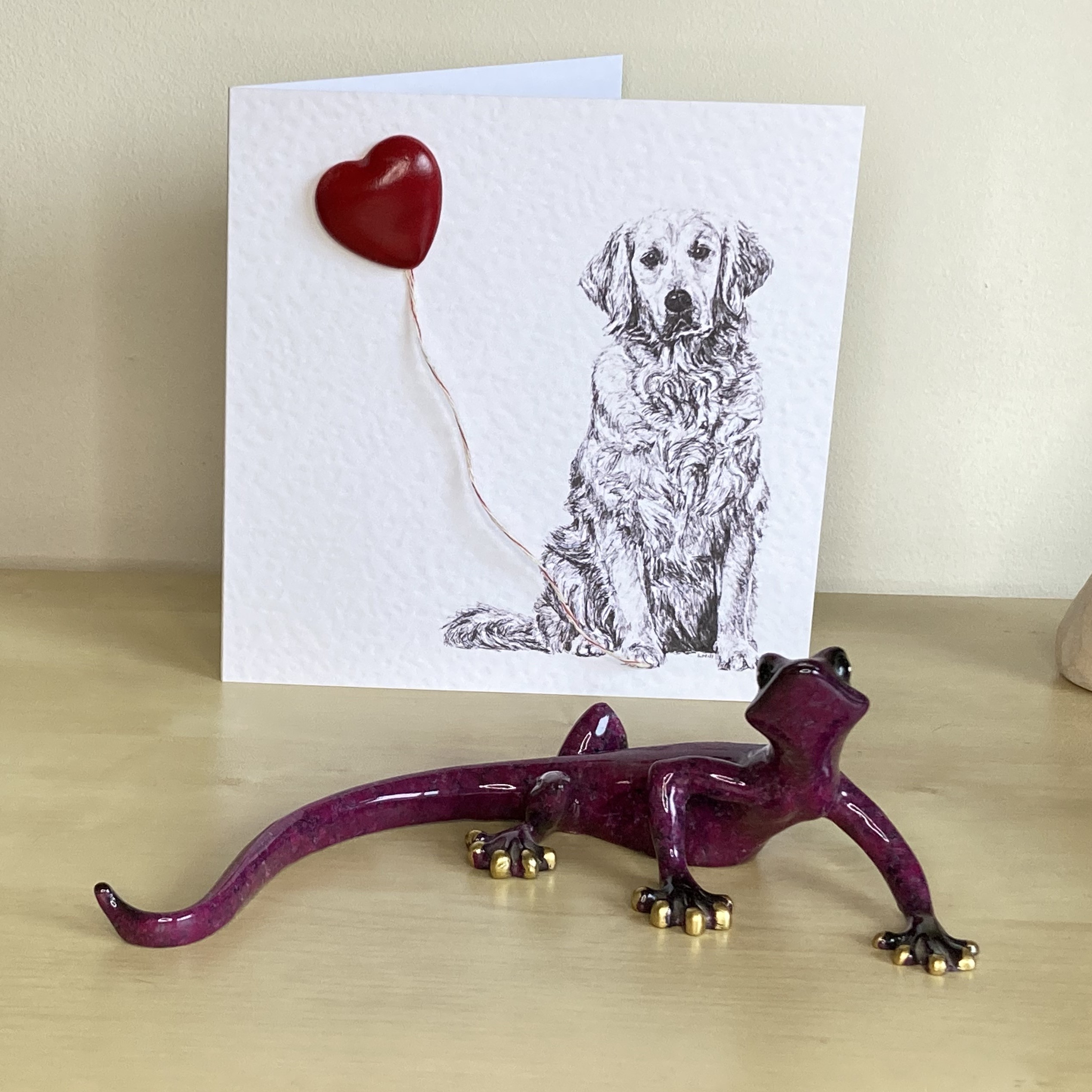 Golden Retriever 15cm greetings card with 3D red heart balloon