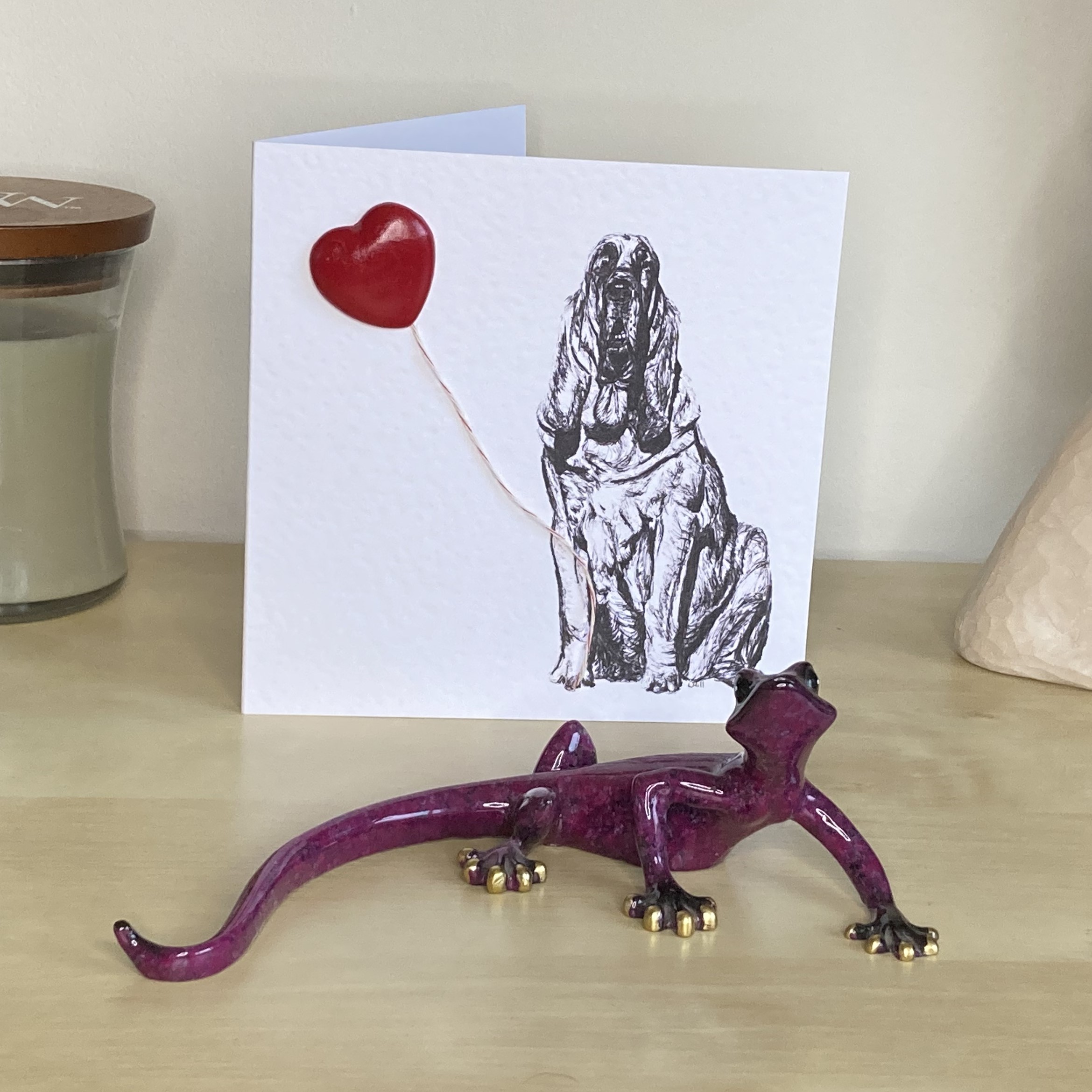 Bloodhound 15cm greetings card with 3D red heart balloon